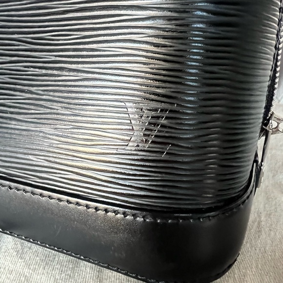 Louis Vuitton Alma bb black Epi - Picture 15 of 15